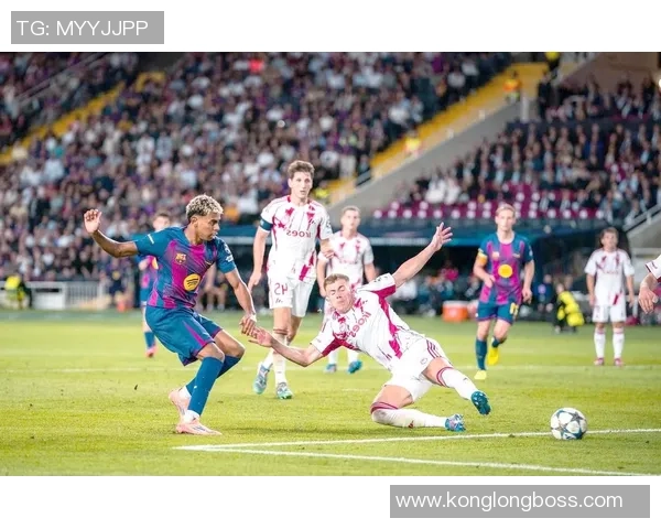 踢足球时的精彩瞬间与团队合作的重要性探讨